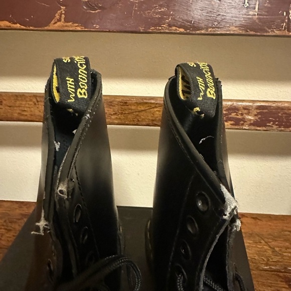 Dr. Martens 1460 Black Smooth Leather Lace Up Boots 8 Hole Classic Military Docs - Picture 9 of 14